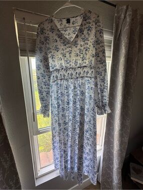 NWOT SHEIN White Maxi Dress with Blue Floral Print